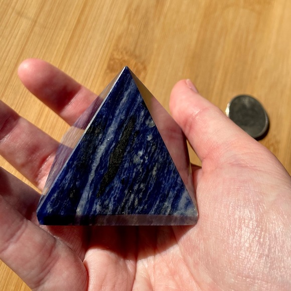 Sodalite Pyramid - Picture 4 of 12